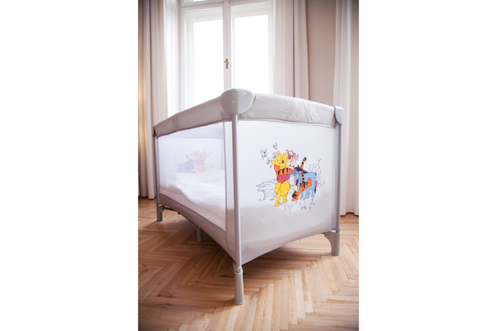 Budapest City Apartment free baby cot